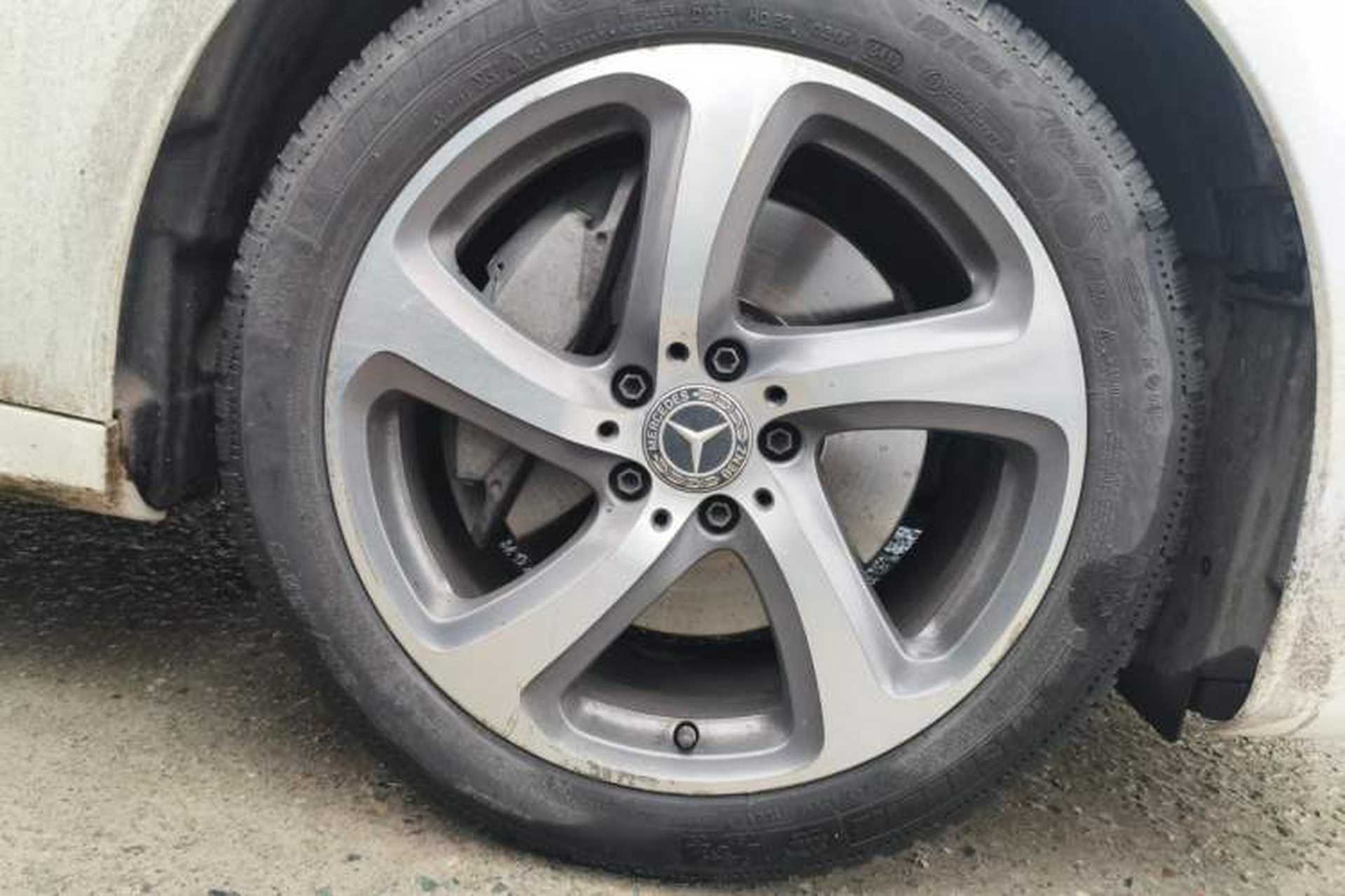 Used Mercedes-Benz E-Class 2019 E 300 L Sporty and Stylish Model Right Front Wheel Hub