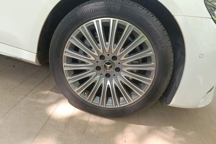 Used Mercedes-Benz E-Class 2019 E 200 L Sport 4MATIC Right Front Wheel Hub