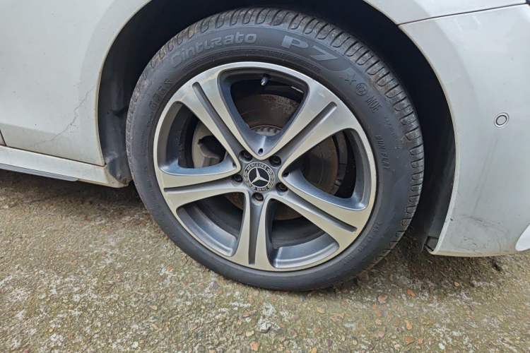 Used Mercedes-Benz E-Class 2019 E 200 L Sport Edition Right Front Wheel Hub