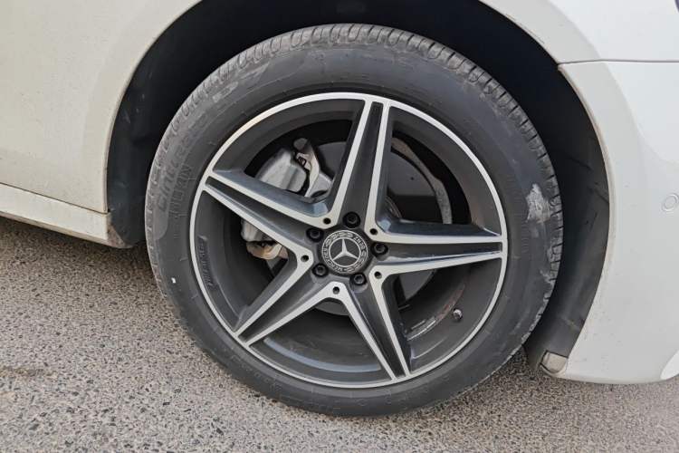 Used Mercedes-Benz E-Class 2019 E 260 Sport Edition Right Front Wheel Hub