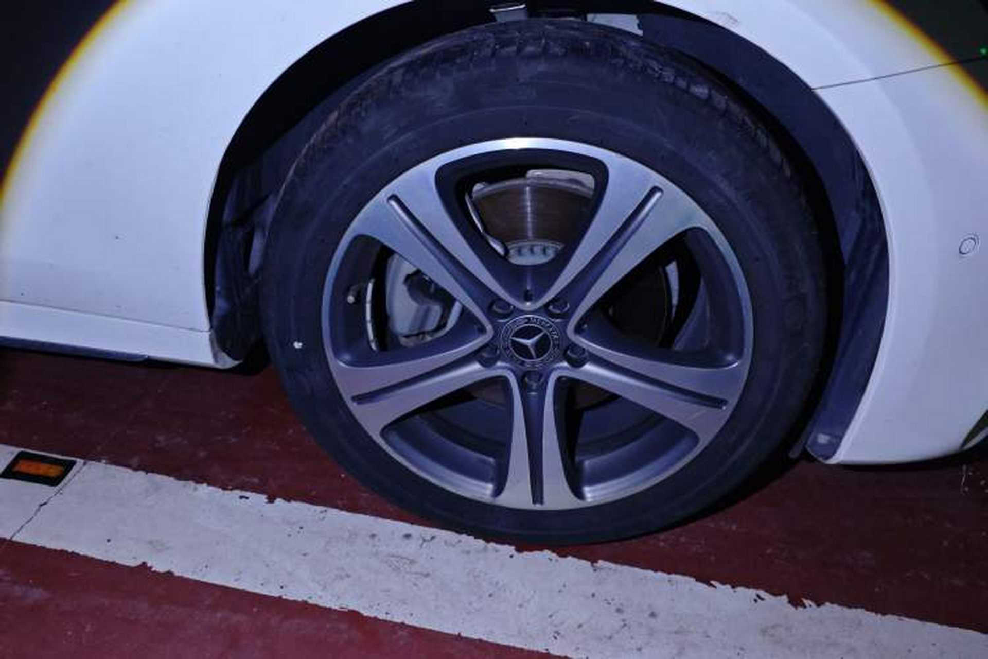 Used Mercedes-Benz E-Class 2019 E 200 L Sport Edition Right Front Wheel Hub