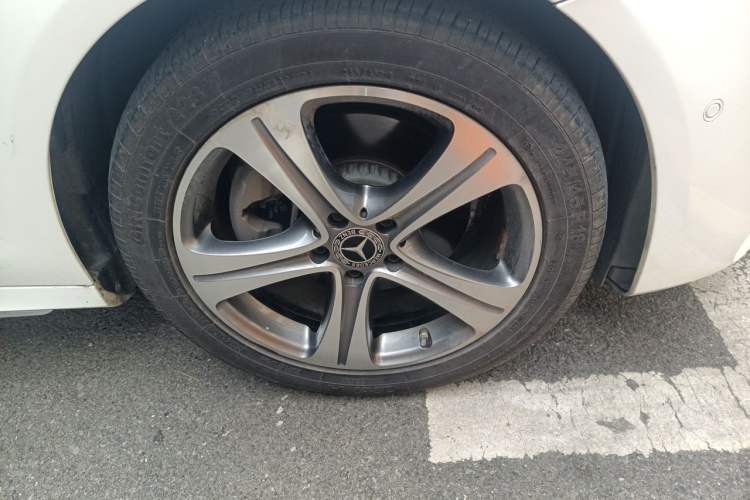 Used Mercedes-Benz E-Class 2019 E 260 L Sport Edition Right Front Wheel Hub
