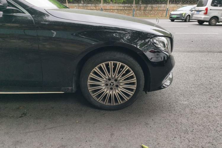 Used Mercedes-Benz E-Class 2019 E 300 L Sporty and Stylish Model Right Front Wheel Hub