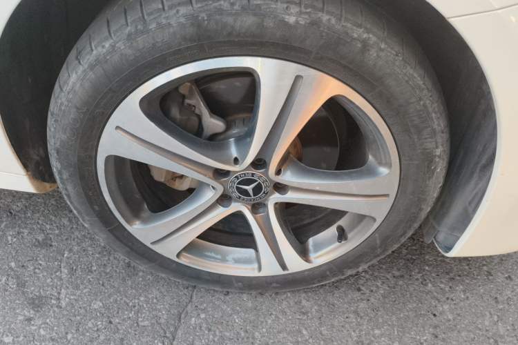 Used Mercedes-Benz E-Class 2019 E 200 L Sport Edition Right Front Wheel Hub