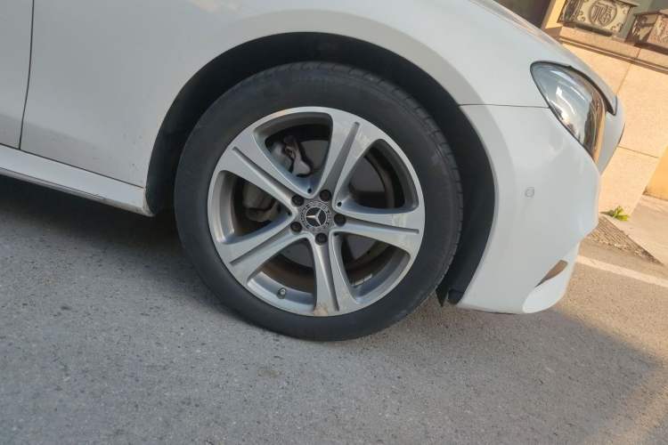 Used Mercedes-Benz E-Class 2019 E 260 L Sport Edition Right Front Wheel Hub