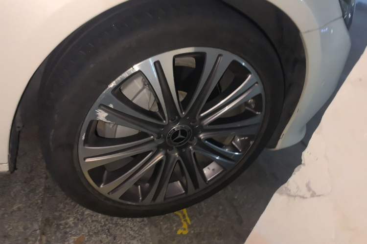 Used Mercedes-Benz E-Class 2019 Restyled E 300 L Luxury Edition Right Front Wheel Hub