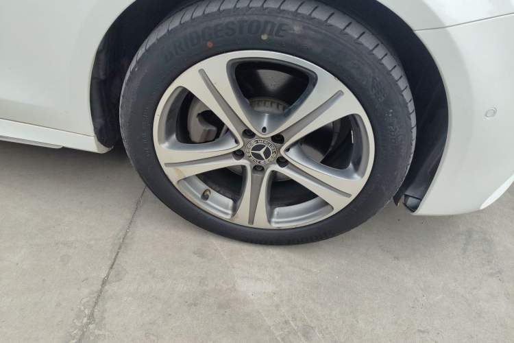 Used Mercedes-Benz E-Class 2019 E 260 L Sport Edition Right Front Wheel Hub