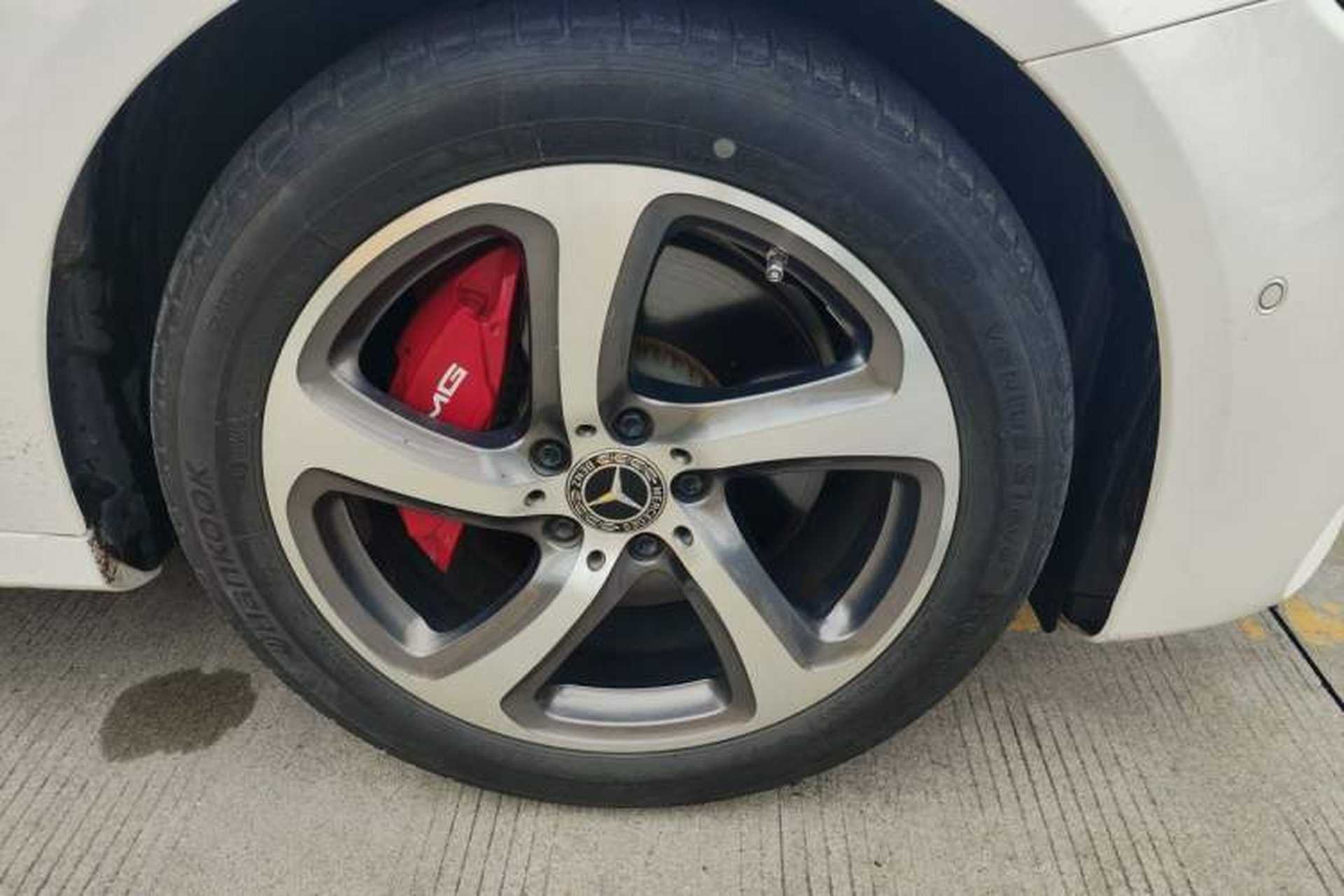 Used Mercedes-Benz E-Class 2019 E 300 L Sport Luxury Edition Right Front Wheel Hub