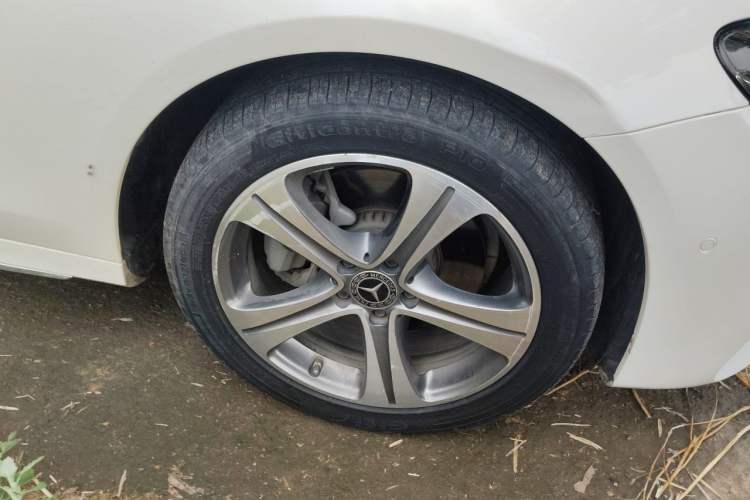 Used Mercedes-Benz E-Class 2019 E 260 L Sport Edition Right Front Wheel Hub