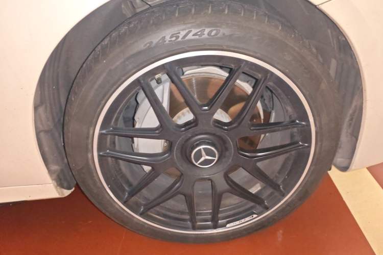 Used Mercedes-Benz E-Class 2019 Restyled E 300 L Sport Luxury Edition Right Front Wheel Hub