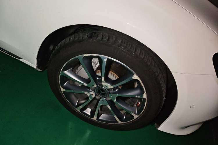 Used Mercedes-Benz E-Class 2019 E 300 L Sport Luxury Edition Right Front Wheel Hub
