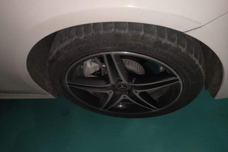Used Mercedes-Benz E-Class 2019 E 200 Sport 4MATIC Right Front Wheel Hub