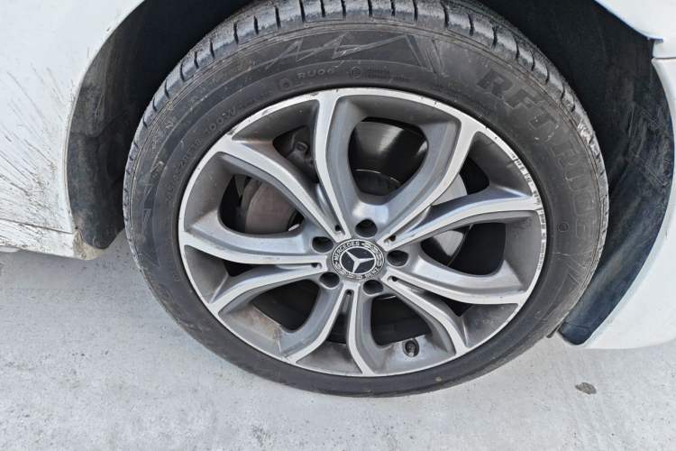 Used Mercedes-Benz E-Class 2019 Restyled E 300 L Sporty and Stylish Edition Right Front Wheel Hub