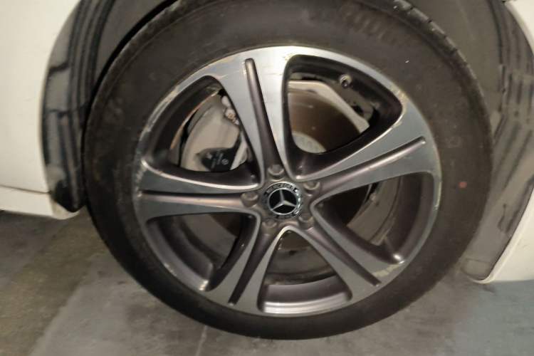 Used Mercedes-Benz E-Class 2019 E 260 L Sport Edition Right Front Wheel Hub
