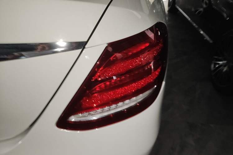 Used Mercedes-Benz E-Class 2019 E 300 L Sporty and Stylish Model Right Rear Taillight