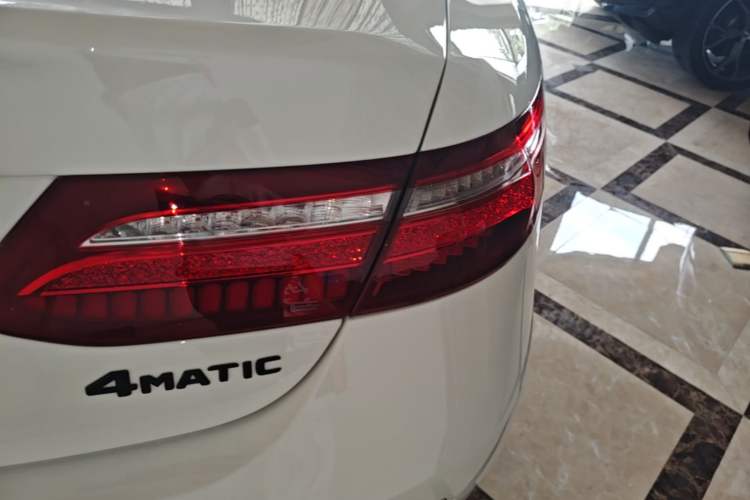 Used Mercedes-Benz E-Class 2019 E 200 Coupe Right Rear Taillight