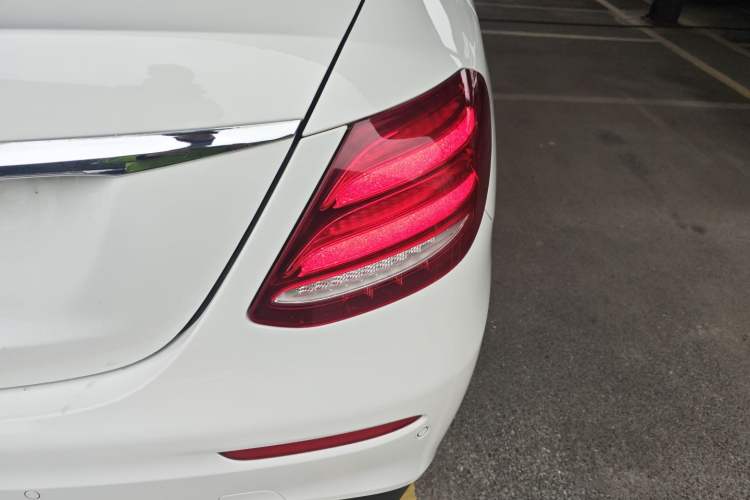 Used Mercedes-Benz E-Class 2019 E 200 L Sport Edition Right Rear Taillight