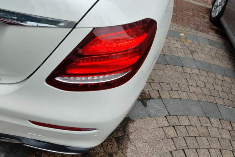 Used Mercedes-Benz E-Class 2019 Restyled E 300 L Sport Luxury Edition Right Rear Taillight