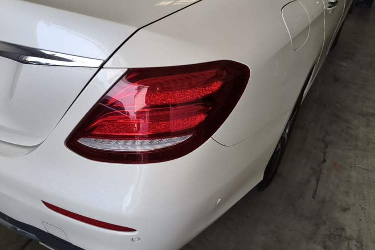 Used Mercedes-Benz E-Class 2019 E 300 L Sport Luxury Edition Right Rear Taillight