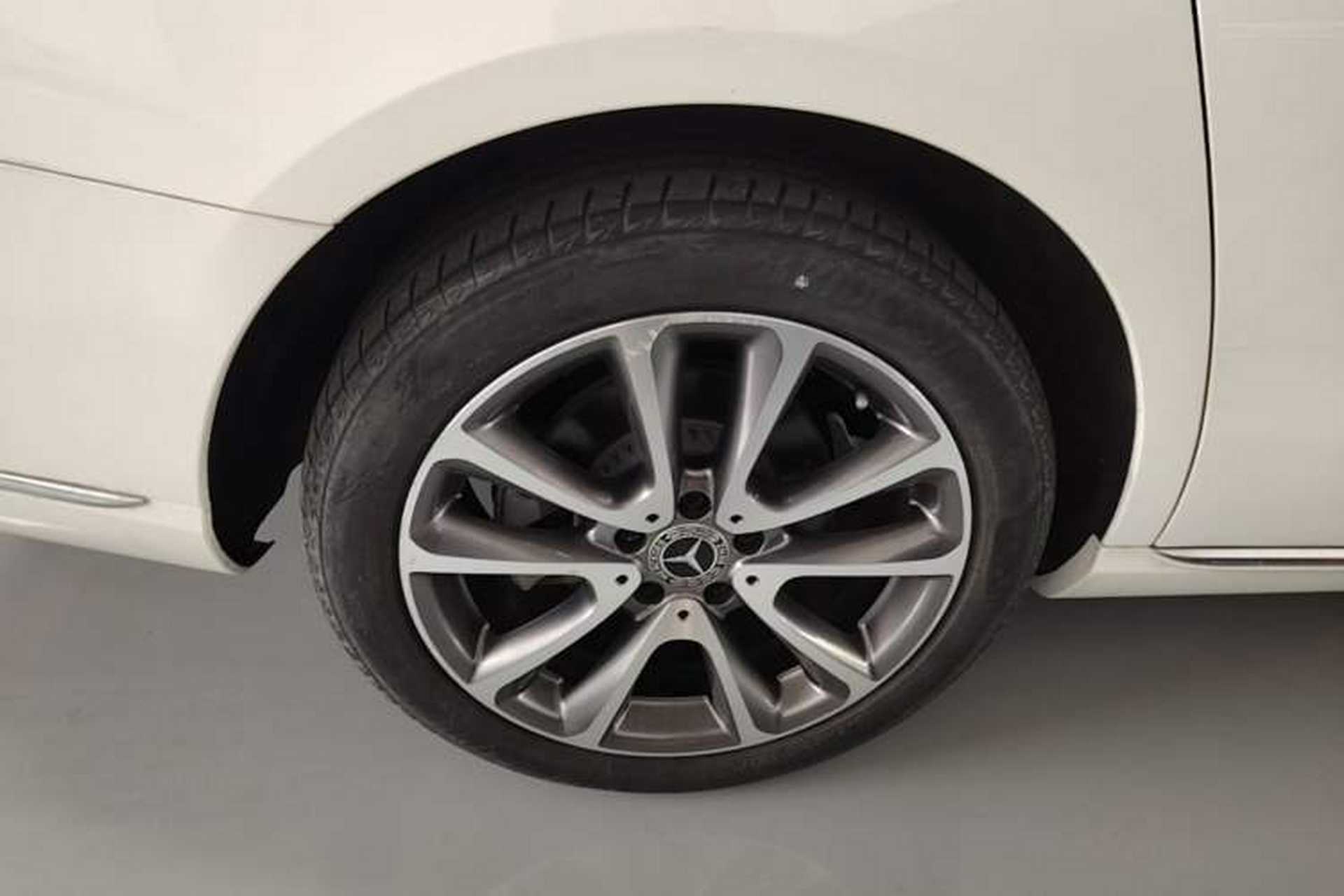 Used Mercedes-Benz E-Class 2019 E 300 L Luxury Model Right Rear Wheel Hub