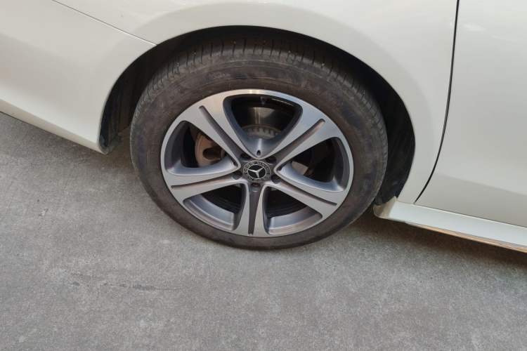 Used Mercedes-Benz E-Class 2019 E 260 L Sport Edition Right Rear Wheel Hub