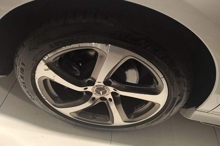 Used Mercedes-Benz E-Class 2019 Restyled E 300 L Sporty and Stylish Edition Right Rear Wheel Hub