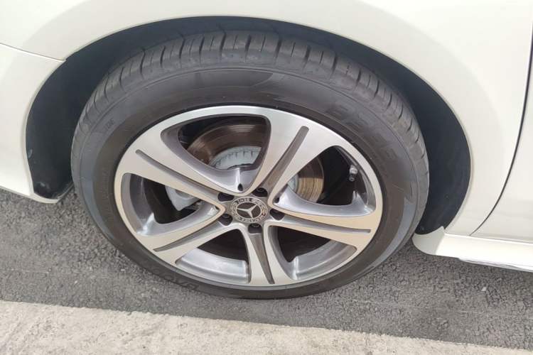 Used Mercedes-Benz E-Class 2019 E 260 L Sport Edition Right Rear Wheel Hub