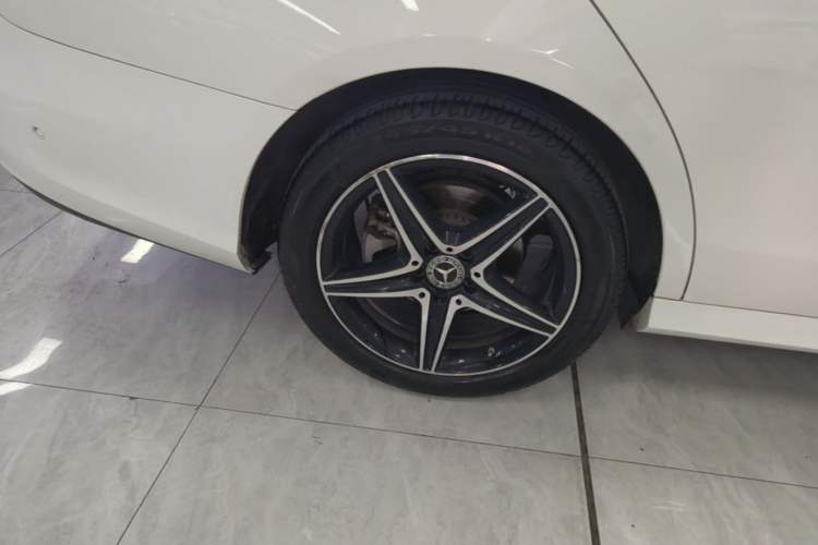 Used Mercedes-Benz E-Class 2019 E 260 Sport Edition Right Rear Wheel Hub