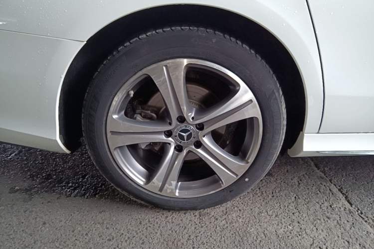 Used Mercedes-Benz E-Class 2019 E 260 L Sport Edition Right Rear Wheel Hub