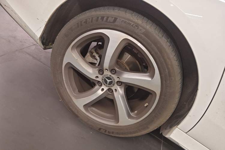 Used Mercedes-Benz E-Class 2019 Restyled E 300 L Sport Luxury Edition Right Rear Wheel Hub