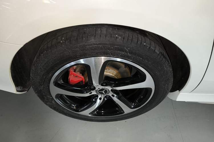 Used Mercedes-Benz E-Class 2019 E 300 L Sport Luxury Edition Right Rear Wheel Hub
