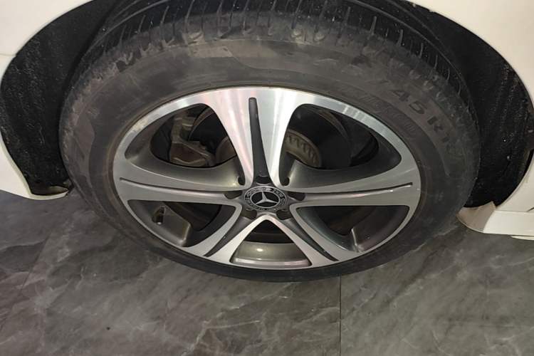 Used Mercedes-Benz E-Class 2019 E 200 L Sport Edition Right Rear Wheel Hub