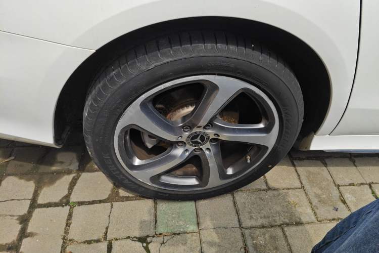 Used Mercedes-Benz E-Class 2019 Restyled E 300 L Sporty and Stylish Edition Right Rear Wheel Hub