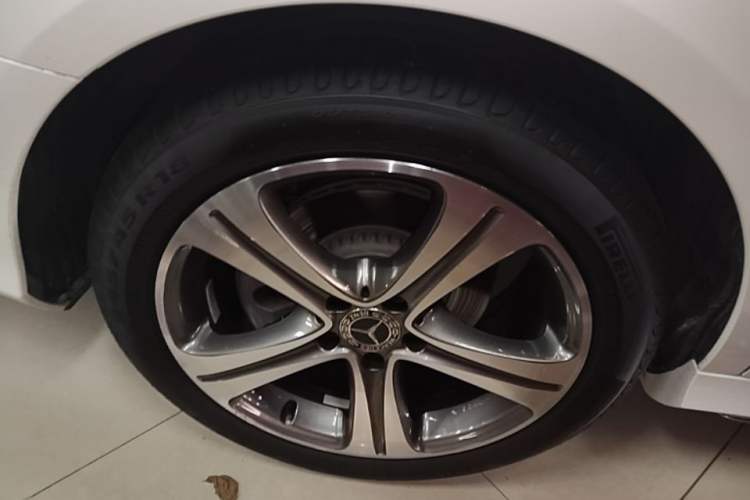 Used Mercedes-Benz E-Class 2019 E 200 L Sport Edition Right Rear Wheel Hub