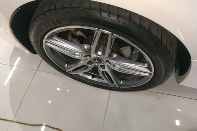 Used Mercedes-Benz E-Class 2019 E 200 Coupe Right Rear Wheel Hub