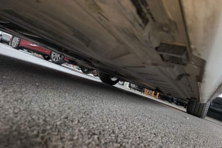 Used Mercedes-Benz E-Class 2019 E 200 L Sport Edition Right Side Sill