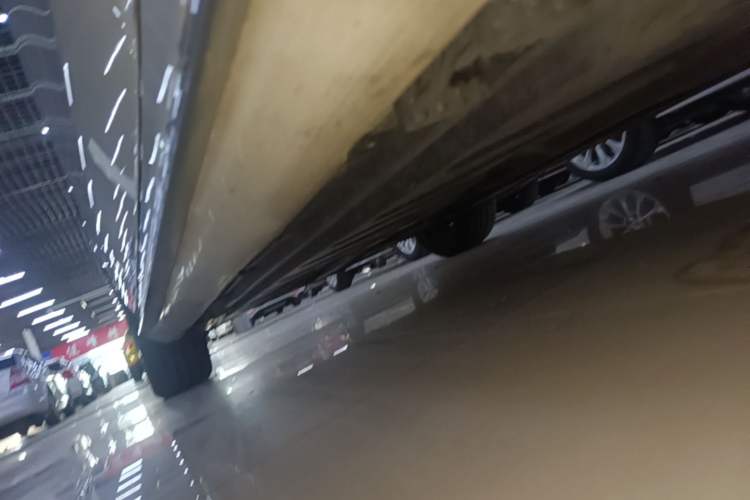 Used Mercedes-Benz E-Class 2019 E 200 L Sport Edition Right Side Sill