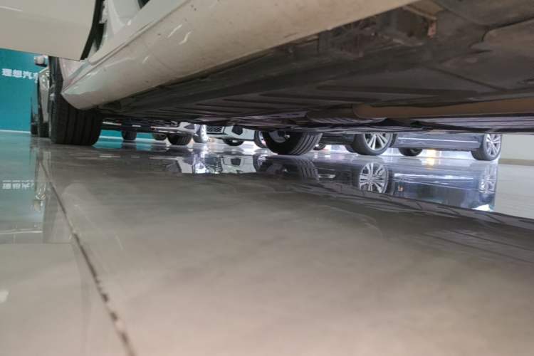 Used Mercedes-Benz E-Class 2019 E 260 Sport Edition Right Side Sill