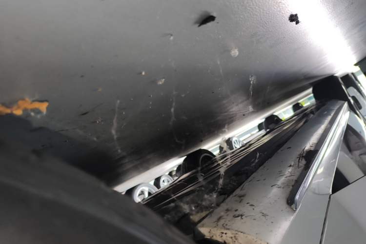 Used Mercedes-Benz E-Class 2019 E 300 L Sporty and Stylish Model Right Side Sill