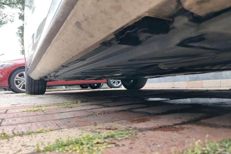 Used Mercedes-Benz E-Class 2019 Restyled E 300 L Sport Luxury Edition Right Side Sill