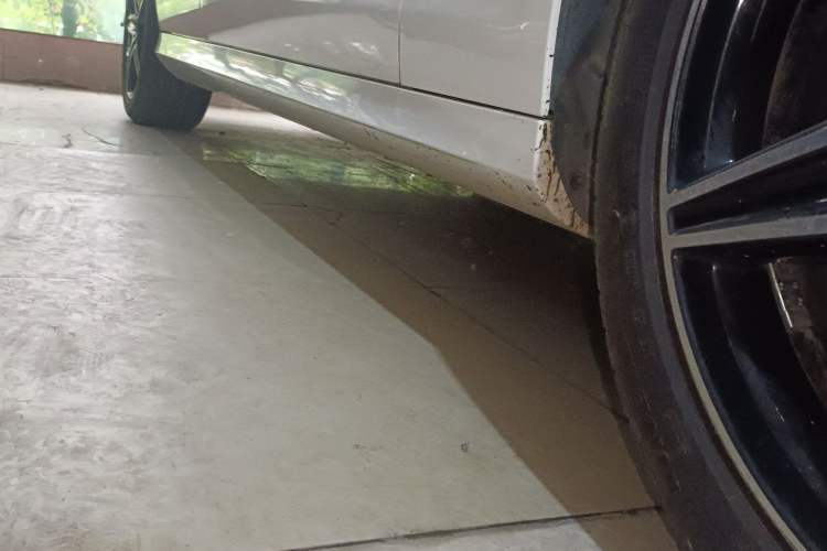Used Mercedes-Benz E-Class 2019 E 260 Sport Edition Right Side Sill