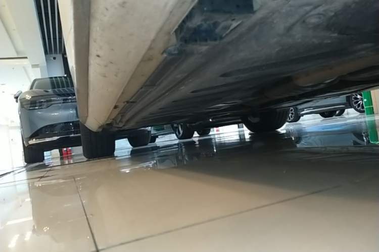 Used Mercedes-Benz E-Class 2019 E 200 L Sport Edition Right Side Sill