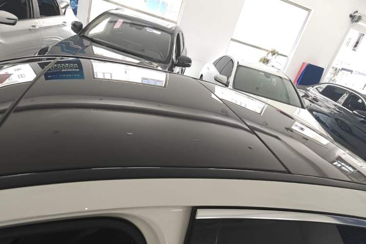 Used Mercedes-Benz E-Class 2019 E 300 L Sporty and Stylish Model Roof