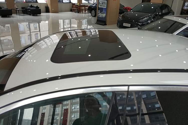 Used Mercedes-Benz E-Class 2019 E 200 L Sport Edition Roof