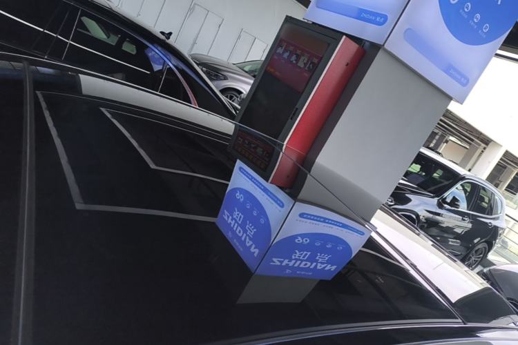 Used Mercedes-Benz E-Class 2019 E 300 L Sporty and Stylish Model Roof