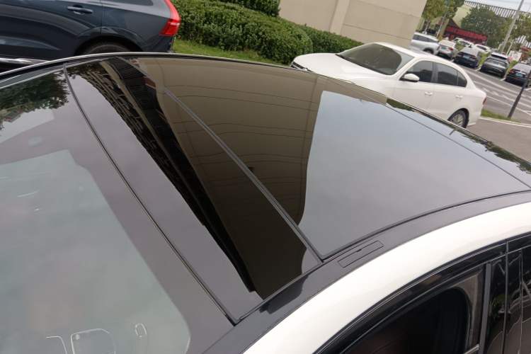 Used Mercedes-Benz E-Class 2019 E 260 Sport Edition Roof