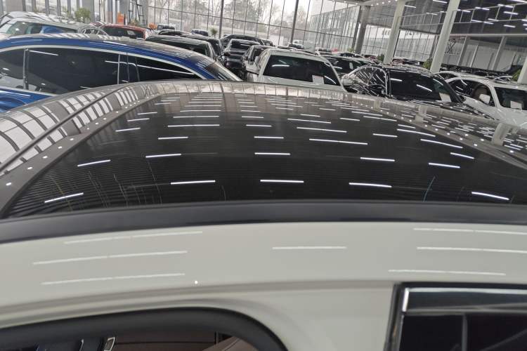 Used Mercedes-Benz E-Class 2019 E 200 L Sport Edition Roof