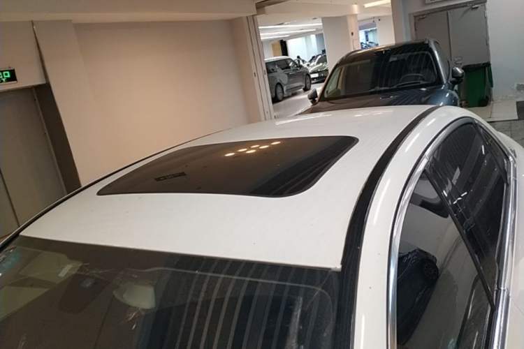 Used Mercedes-Benz E-Class 2019 E 200 L Sport Edition Roof