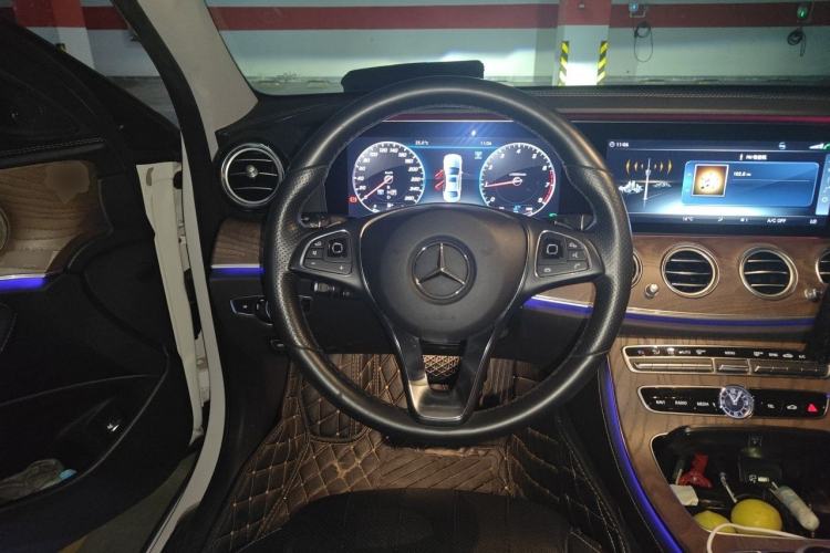 Used Mercedes-Benz E-Class 2019 E 300 L Luxury Model Steering Wheel