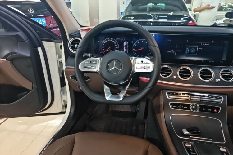 Used Mercedes-Benz E-Class 2019 Restyled E 300 L Sport Luxury Edition Steering Wheel